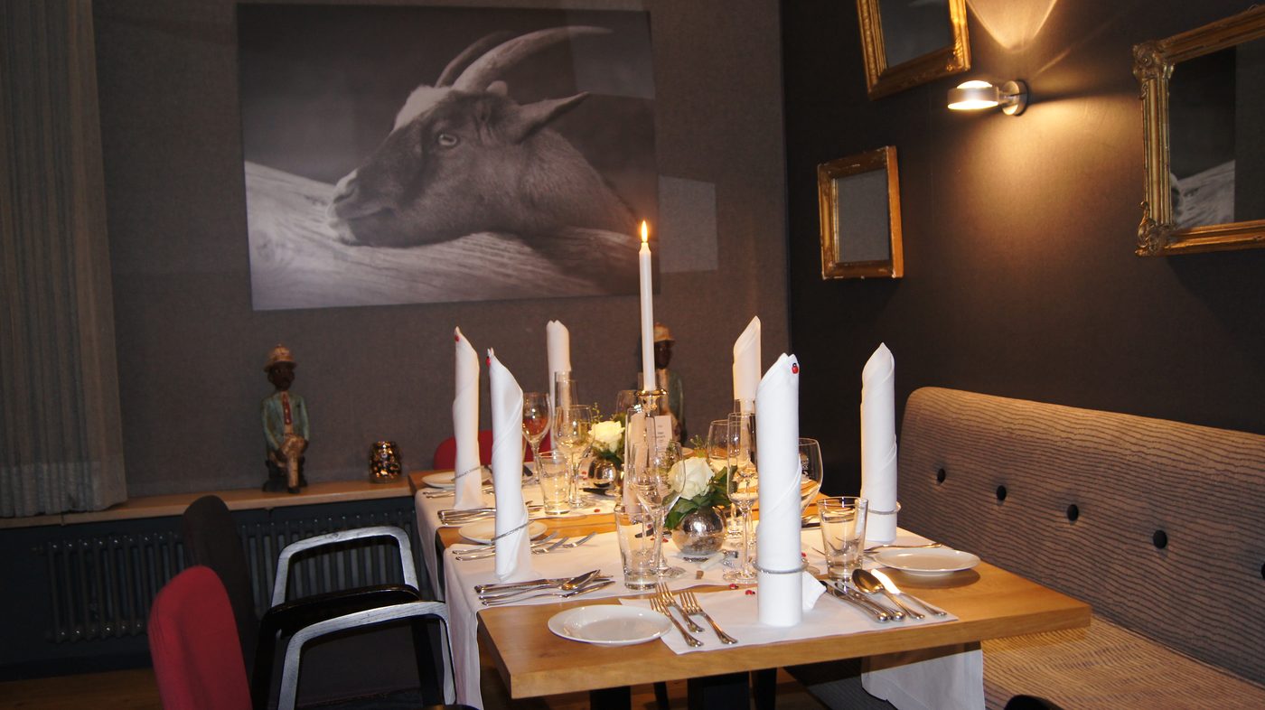 Restaurant Felderbock – gedeckter Tisch mit Bock-Motiv